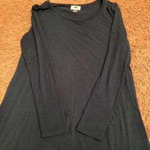 BLUE SOFT FLOWY TOP NWOT